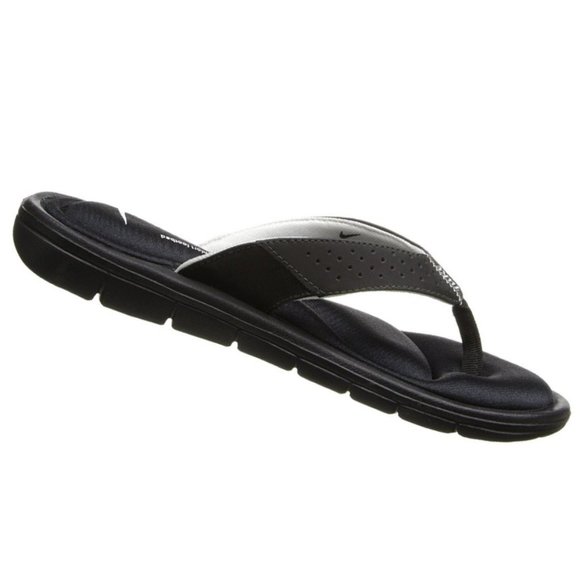 Nike Shoes - Nike Women's Black Comfort Thong Size 10